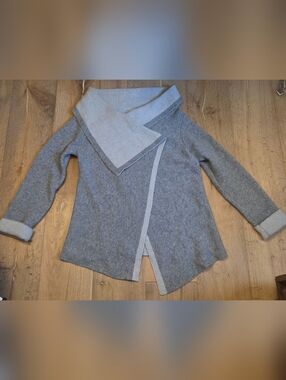 A.Ida Gray Asymmetrical Italian Wool Blend Wrap Lagenlook Sweater Cardigan M